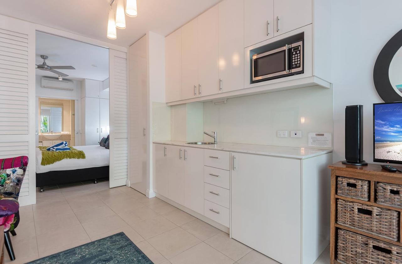 The Beach Club Premium Private Apartments Palm Cove Eksteriør billede