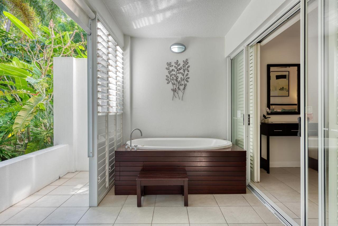The Beach Club Premium Private Apartments Palm Cove Eksteriør billede